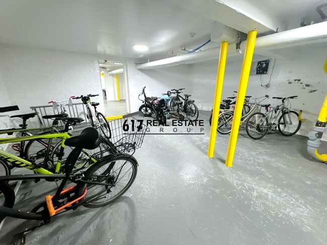 Photo - 74 S Huntington Ave Unidad 1