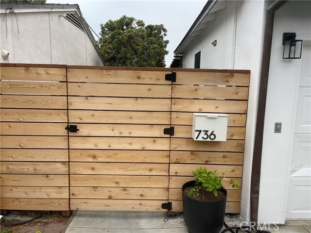 Photo - 736 Griffith Pl