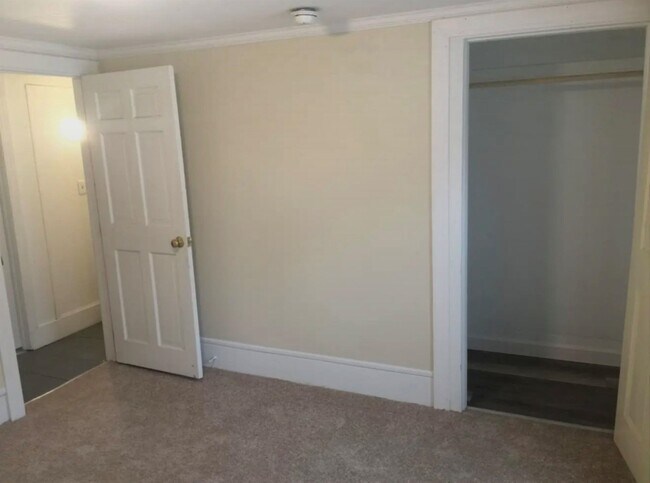 Photo - 147 N State St Unit 3