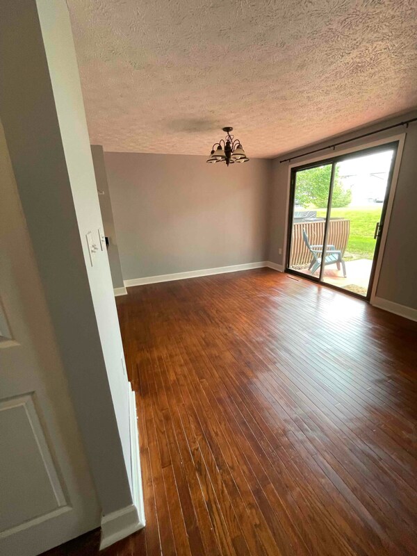 Photo - 1105 Old Farm Rd