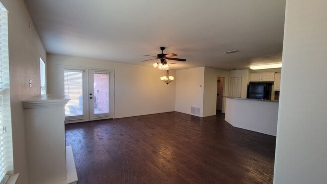 Photo - 6108 79th St Unit B