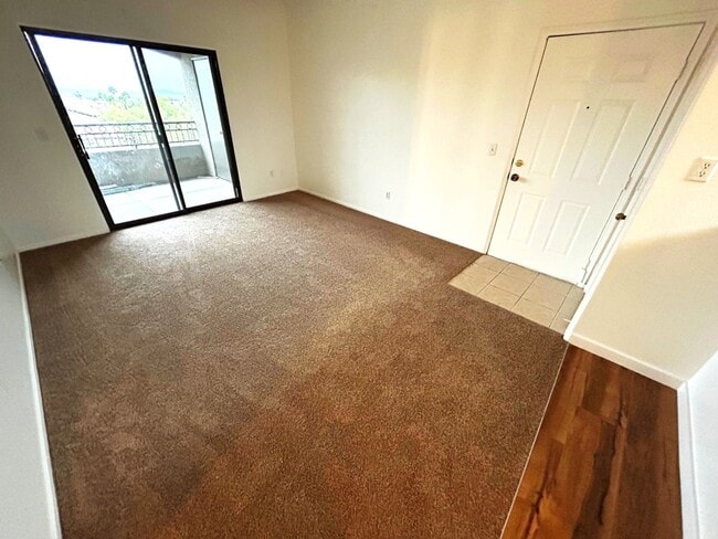 Photo - NORTHWEST 2 BEDROOM, 2 BATHROOM CONDO, ALL APPLIANCES INCLUDED!
