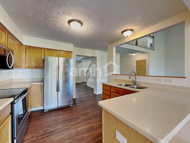 Photo - 821 Monarda Pl
