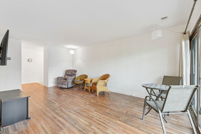 Check out this delightful 1 bed and 1 bath condo For Rent in a prime Fairfax location!