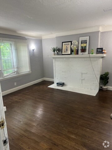 Building Photo - 2-Bedroom Duplex in Detroit's Heart – Comf... Unit 2 - Upper Rental
