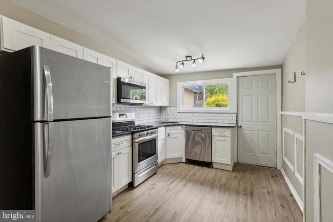 Photo - 1615 E Eyre St