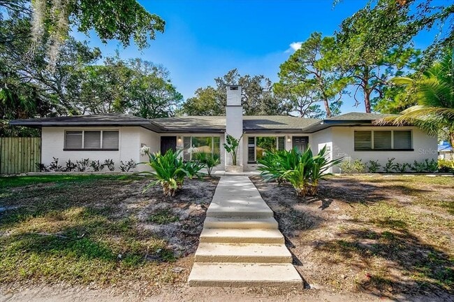 Building Photo - 1225 Cocoanut Ave Rental