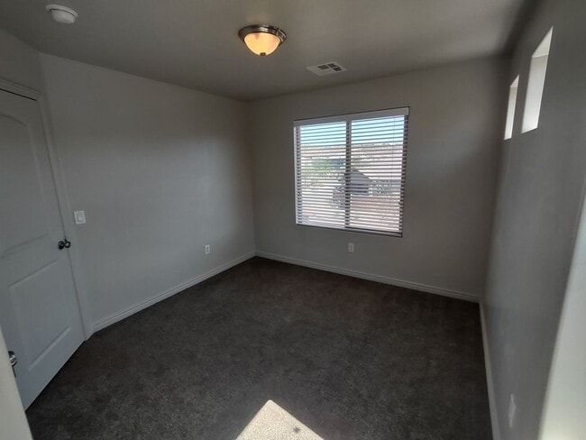 Photo - Spacious 4 Bedroom Home!