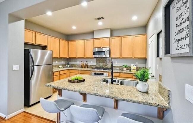 Photo - Hayward Eden Shores 3 Bedroom 2.5 Bath Jus...