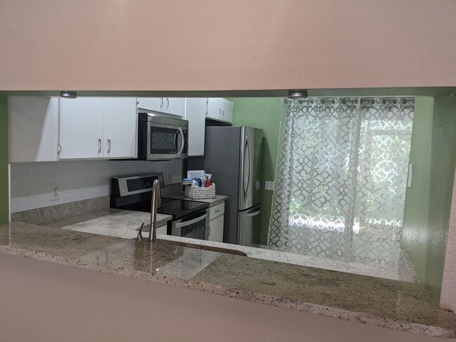 Photo - Beautiful 2 Bedroom, 2.5 Bath Townhome in Private Gated Community Of Hunter's Key In New Tampa