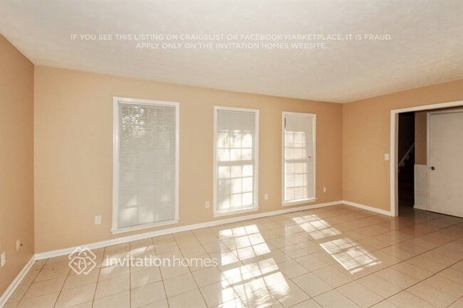 Photo - 1165 Golden Cir SW