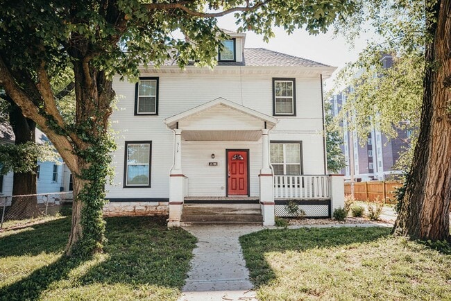 Building Photo - 512 S Main Ave Unit A