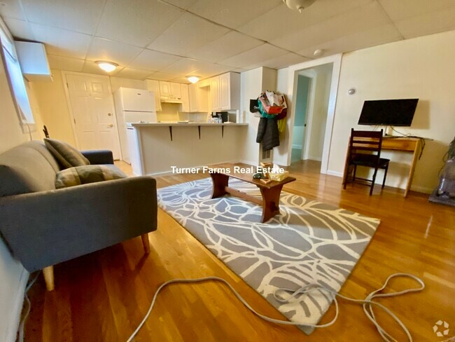 Building Photo - 16 Alberta Ter Unit 2 Rental