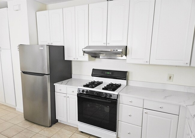 Building Photo - 32 Pearl St Unit 1