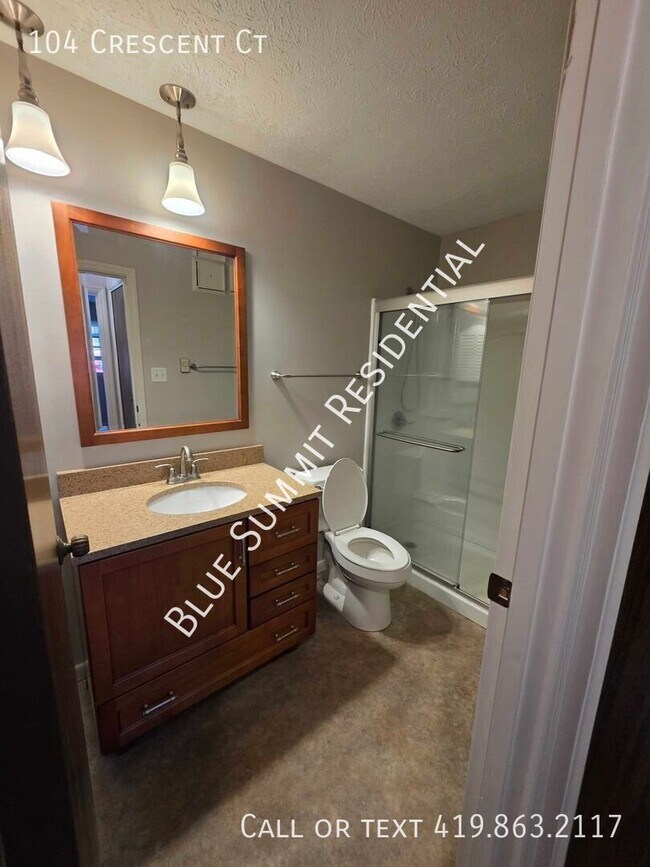104 Crescent Ct
