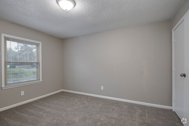 2BR, 1BA - 843SF - 1st Bedroom