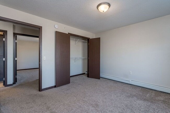 LAKESIDE APTS OF WINDOM