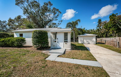 Building Photo - 1611 Canterbury Rd N Rental