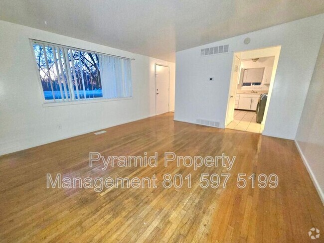 Building Photo - 724 30th St Rental