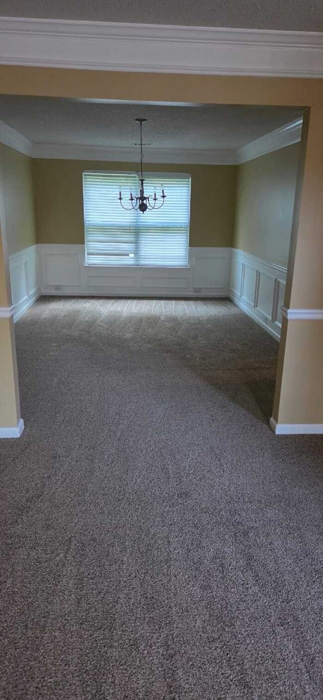 5 Bedrooms 3baths Home For Rent