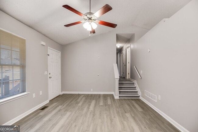 Photo - 18 Twin Oaks Ln