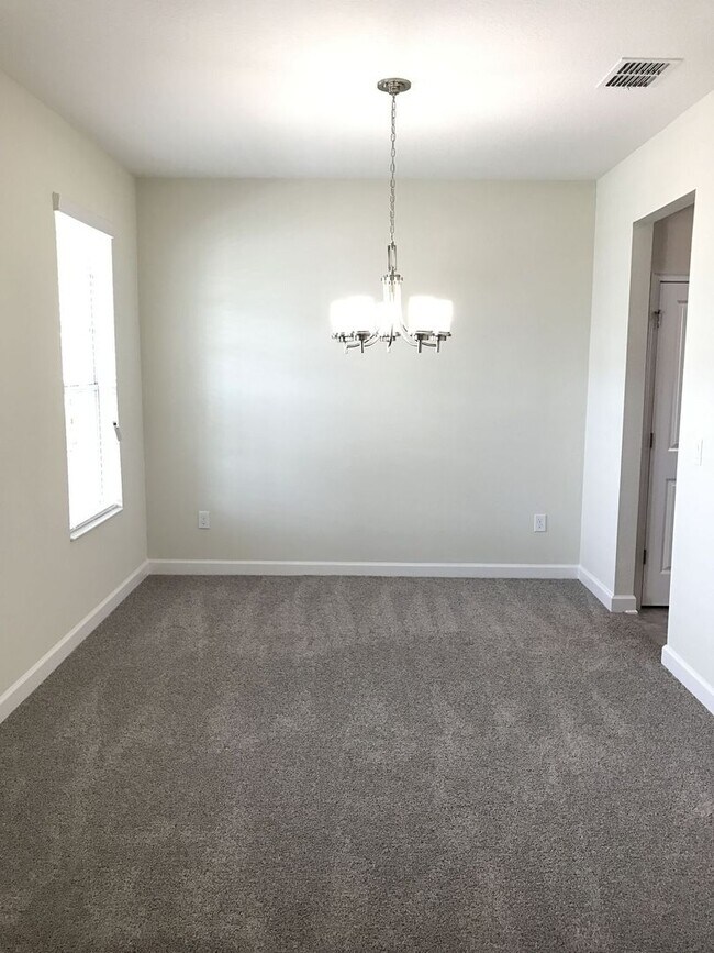 Photo - Newer 3/2.5ba Home at The Oaks in Moss Park with FREE Internet, Cable and Phone