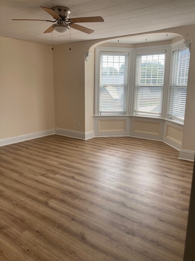 Building Photo - 93 Greenwood Ave Unit Second Floor Rental