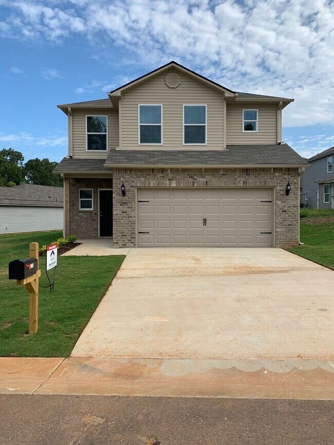 Photo - Move-In Ready! Spacious 3-Bedroom, 2-Bath Home in Waterbury — Apply Today to Secure Yours!
