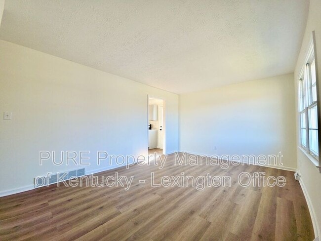 Photo - 3728 Crosby Dr