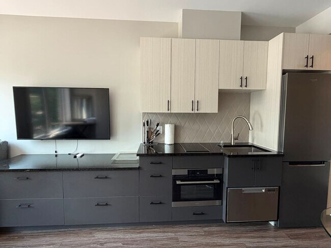 Photo - 196 Beechwood Ave. Unit SI ID1589919P
