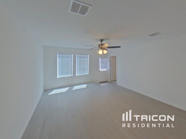 Photo - 838 Ponderosa Ln