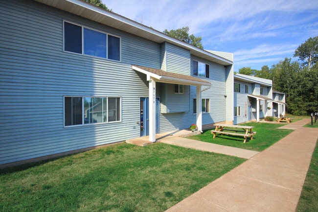 Birchwood Apartments - Birchwood Apartments