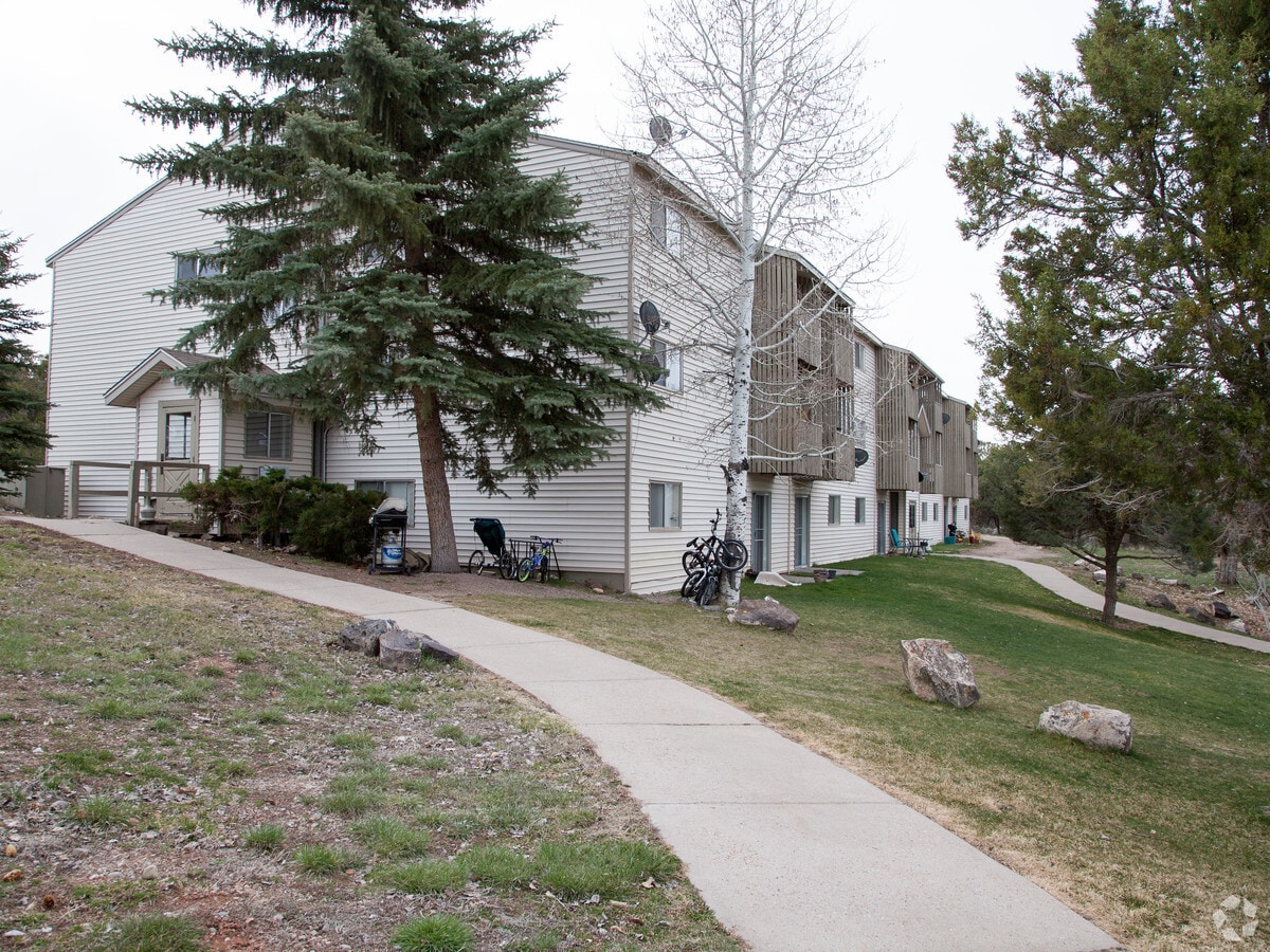 Pinon Pines Apartments - Pinon Pines Apartments