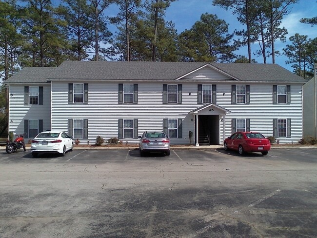 Building Photo - 2 Bedroom, 1 bath apartment - Downstairs Unit