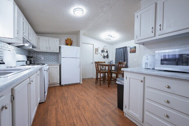 The Modern Southwest Nest | 2-Bedroom/2 Bath Home