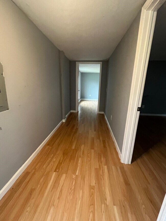 Photo - 2152 William Tell St