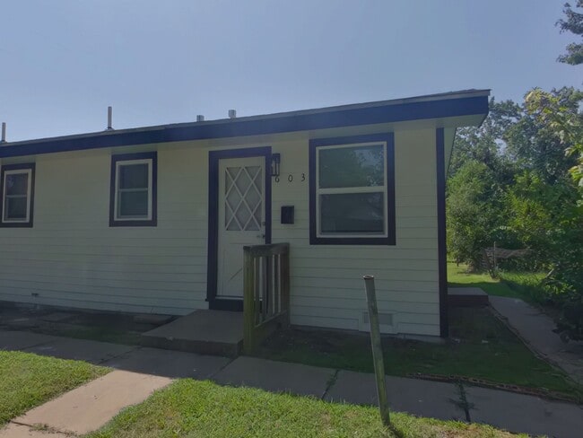 Photo - 601 N Gordon St Unit 603 N Gordon