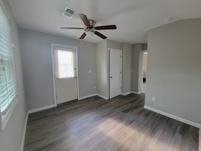 Photo - 521 S 4th Ave Unit Main