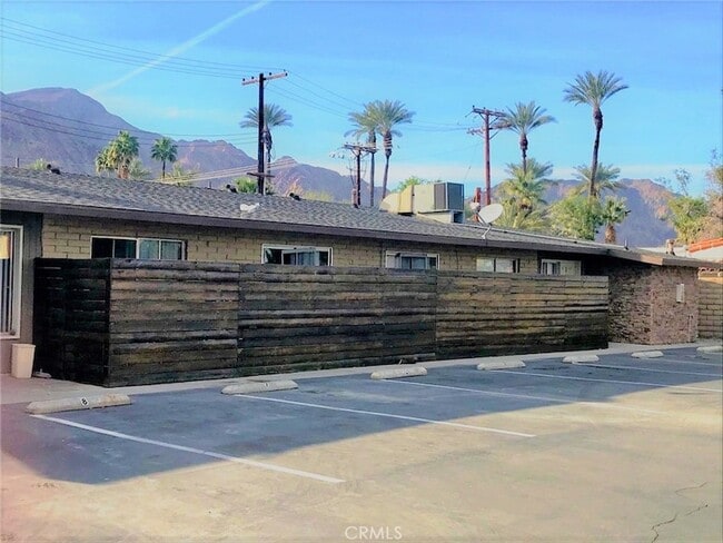 Photo - 51049 Eisenhower Dr Unidad 3