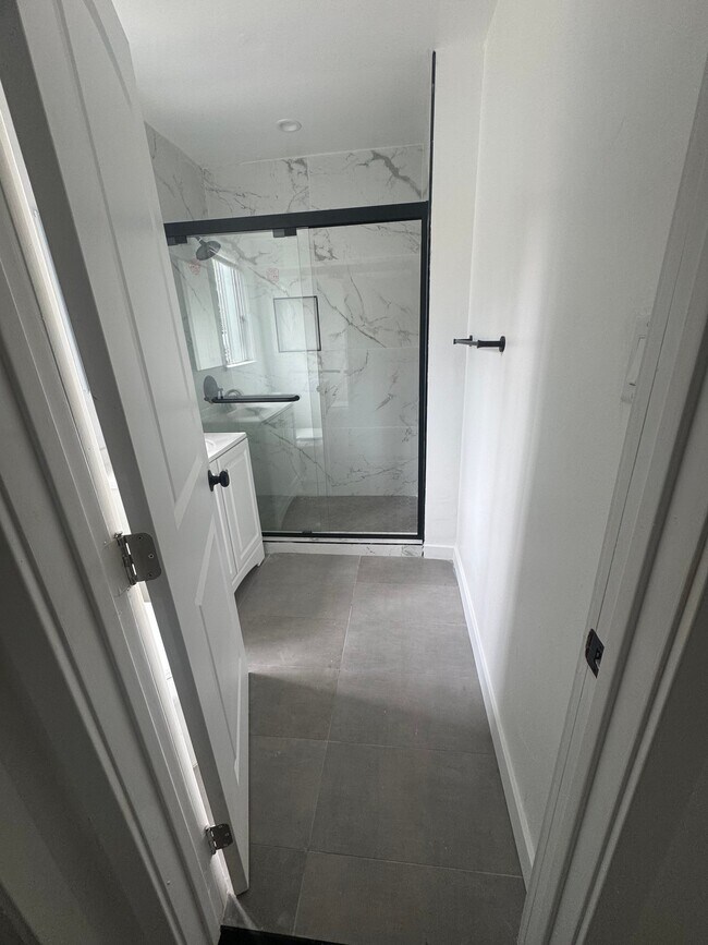 311 S Ave 59 Unit 1