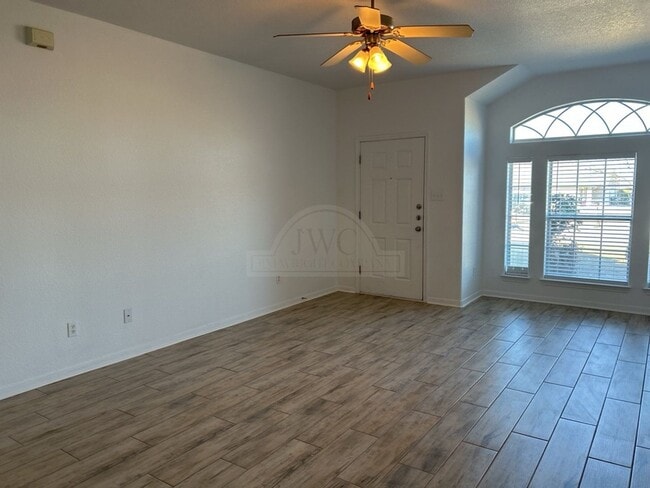 Photo - 1905 Charleston Ct