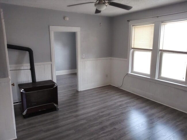 Photo - 48 Covell St