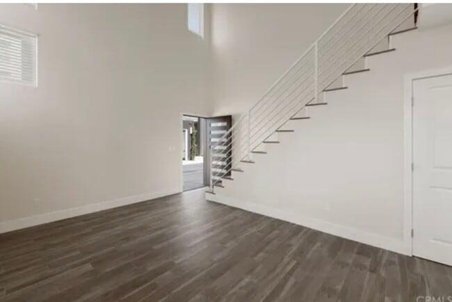 LIVINGROOM - 14412 Yukon Ave