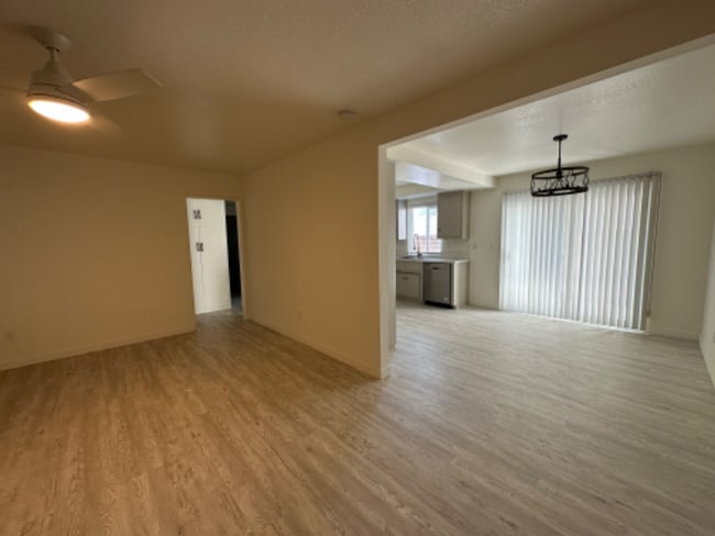 210 S Illinois St Unit 2