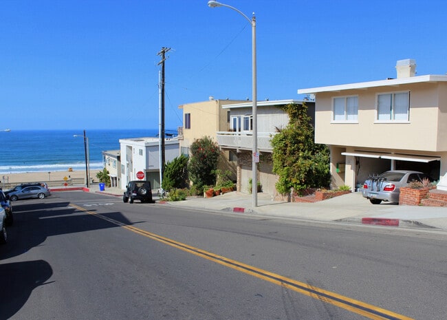 Building Photo - 121 Rosecrans Pl Unit 4 Rental