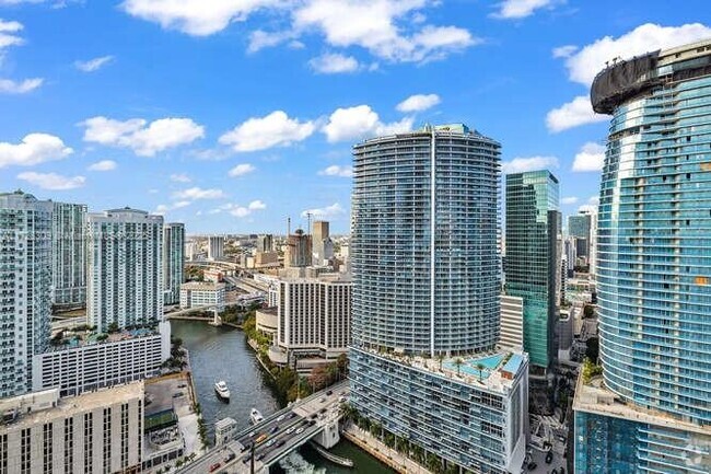 Building Photo - 475 Brickell Ave Unit 3008 Rental