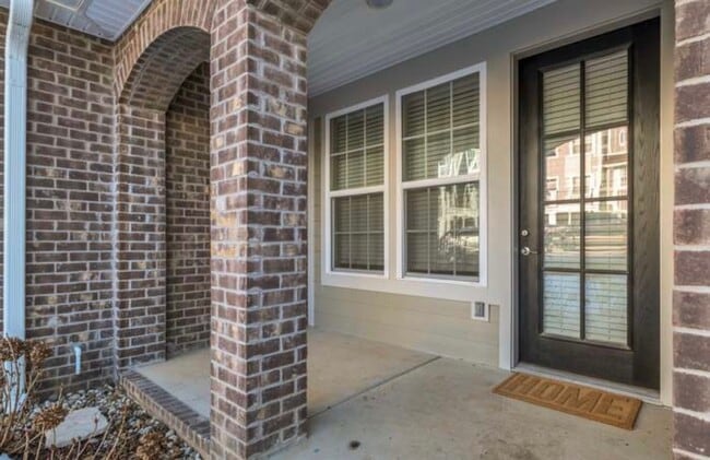 private entry - 1000 Vintage Green Ln Unit 1104