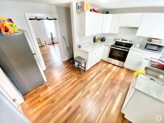 Building Photo - 89 Pitkin St Unit 1 Rental