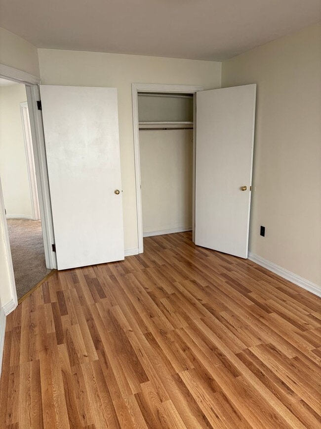 Photo - 660 Beech Ave Unidad B Shared Entry - Upstairs