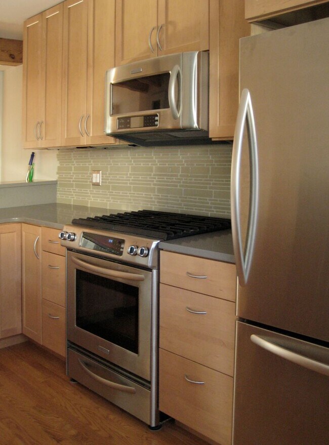 Photo - 415 Burgoyne Rd